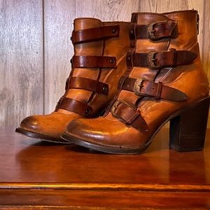 Cute Short Boots in Excellent Condition